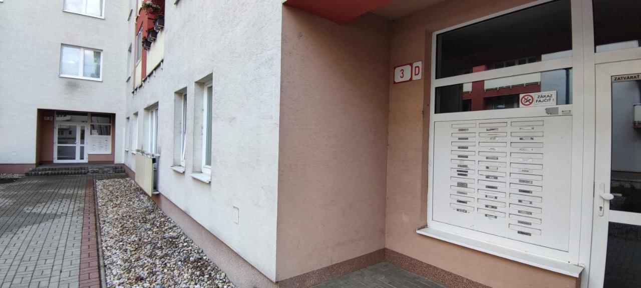 2 Izbovy Byt 60M2 V Centre Na Bakossovej, 24H Self Checkin Apartment Banska Bystrica Exterior photo